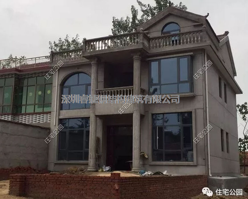 孩子花58萬回農村蓋別墅只為盡孝、老母親全程監(jiān)工，全村羨慕！(圖9)